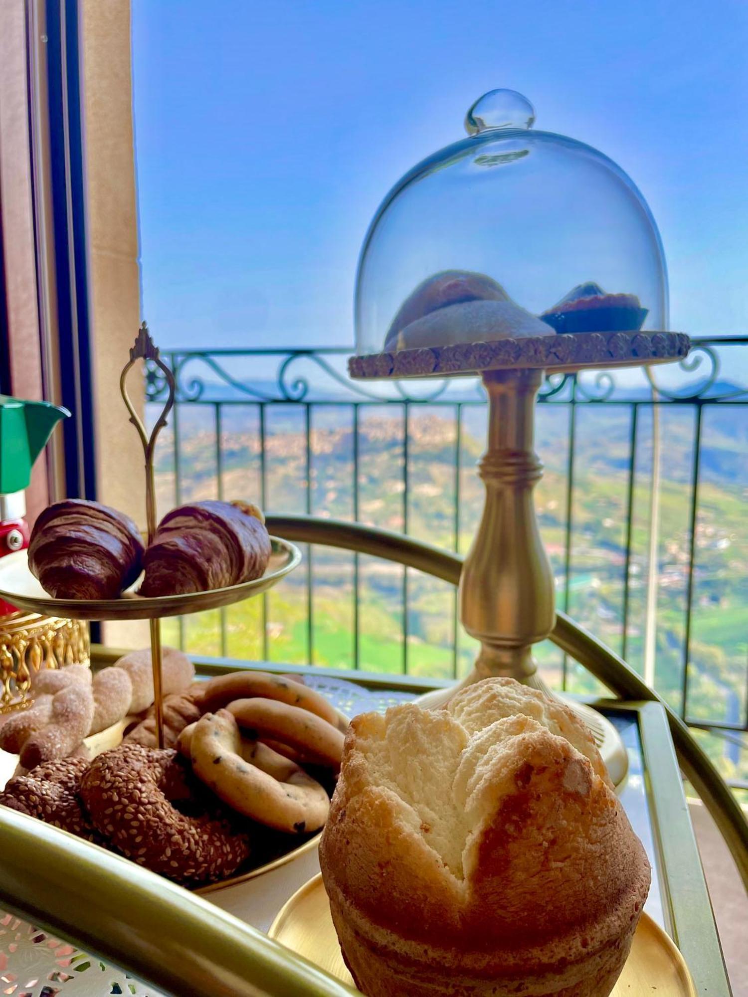 Dimora Del Duomo Hotel Ена Екстериор снимка