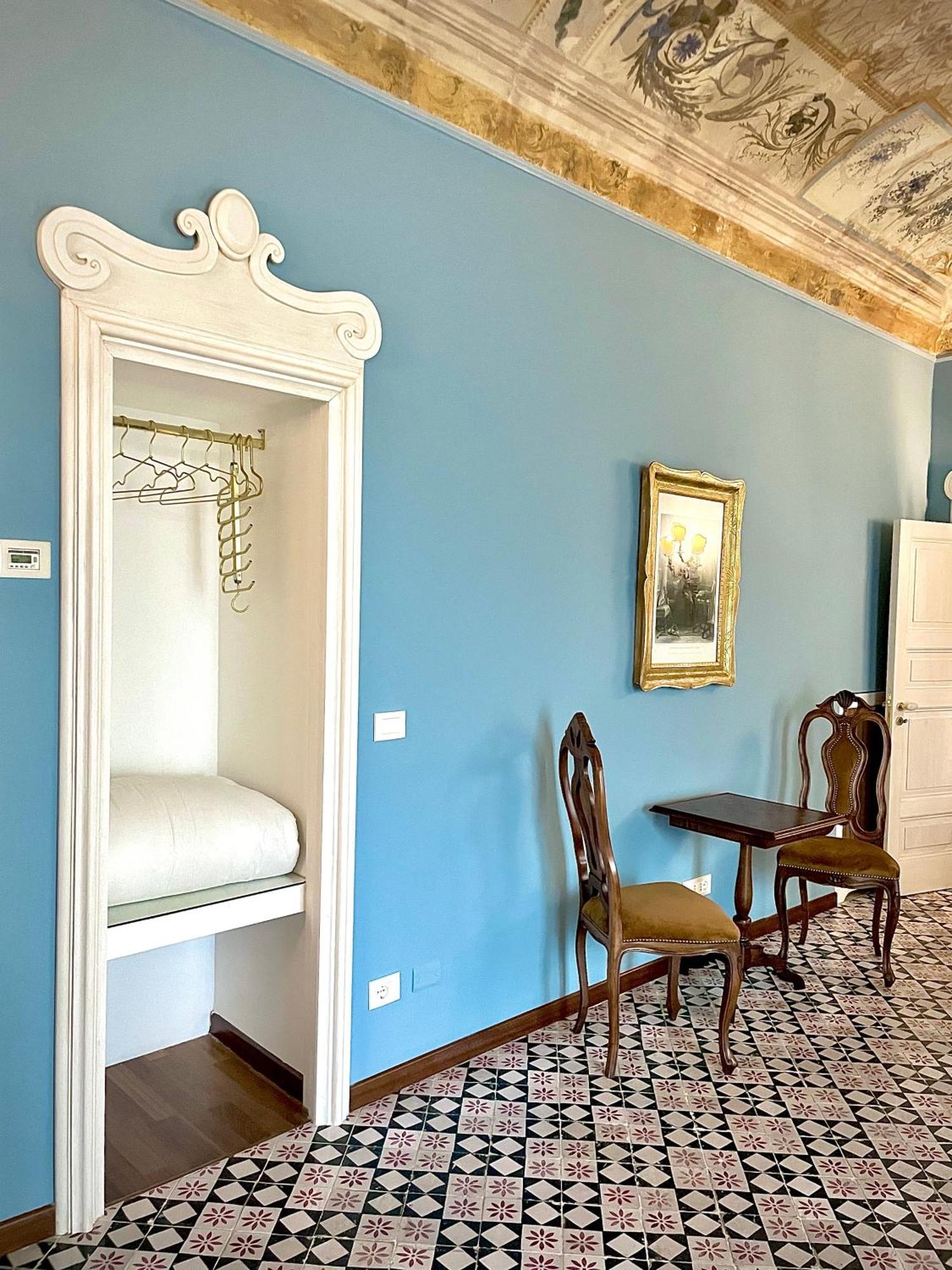 Dimora Del Duomo Hotel Ена Екстериор снимка