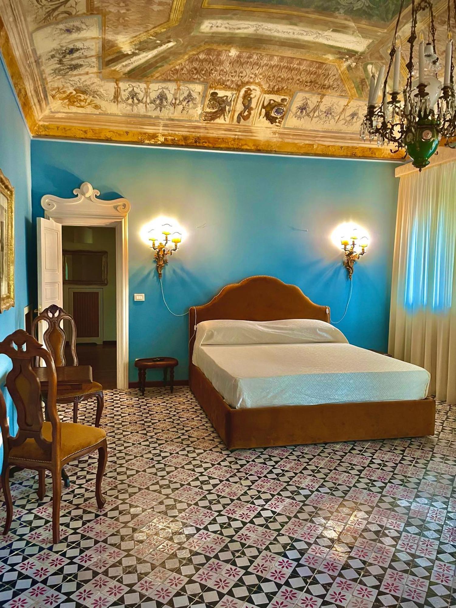 Dimora Del Duomo Hotel Ена Екстериор снимка