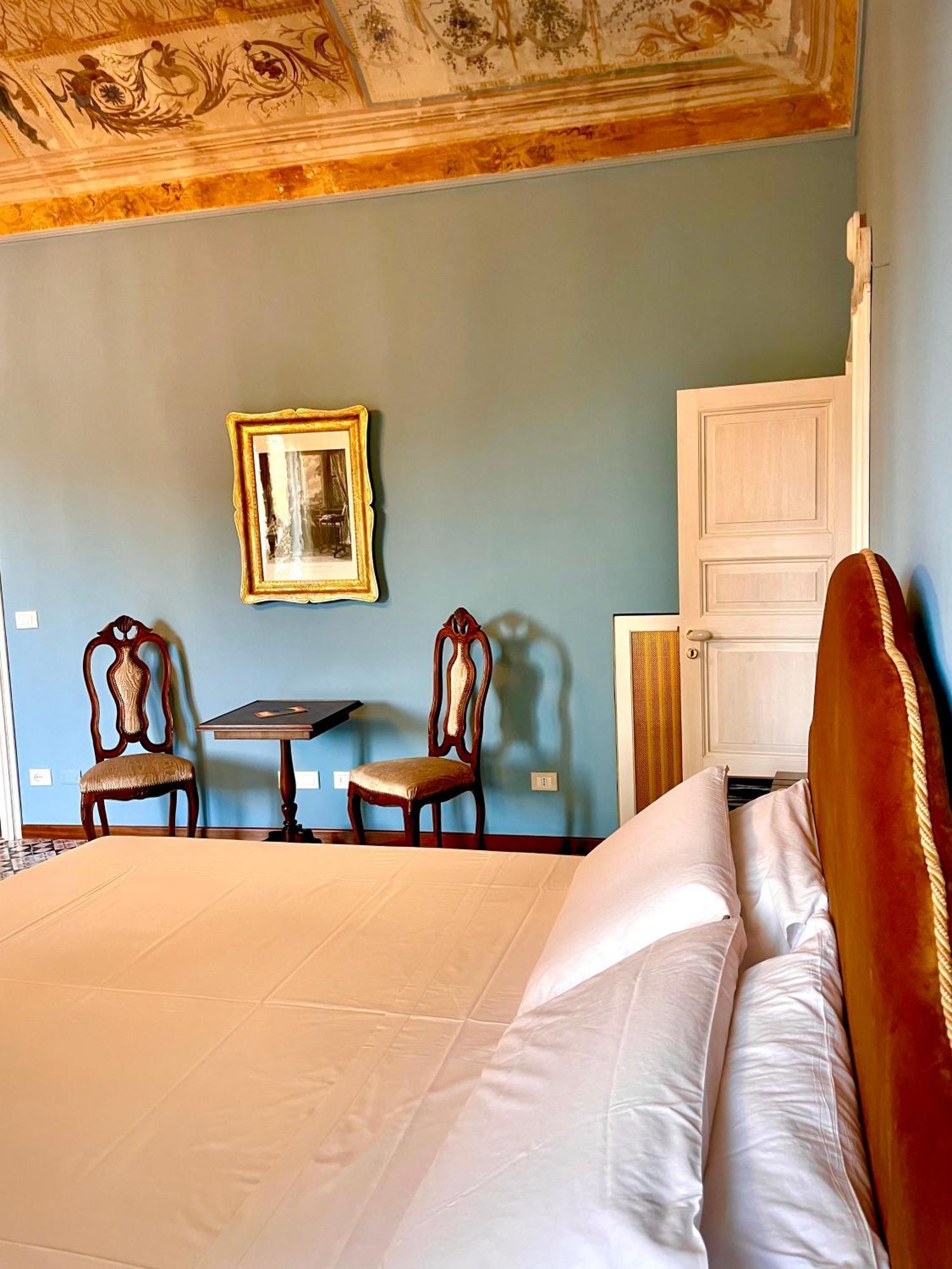 Dimora Del Duomo Hotel Ена Екстериор снимка