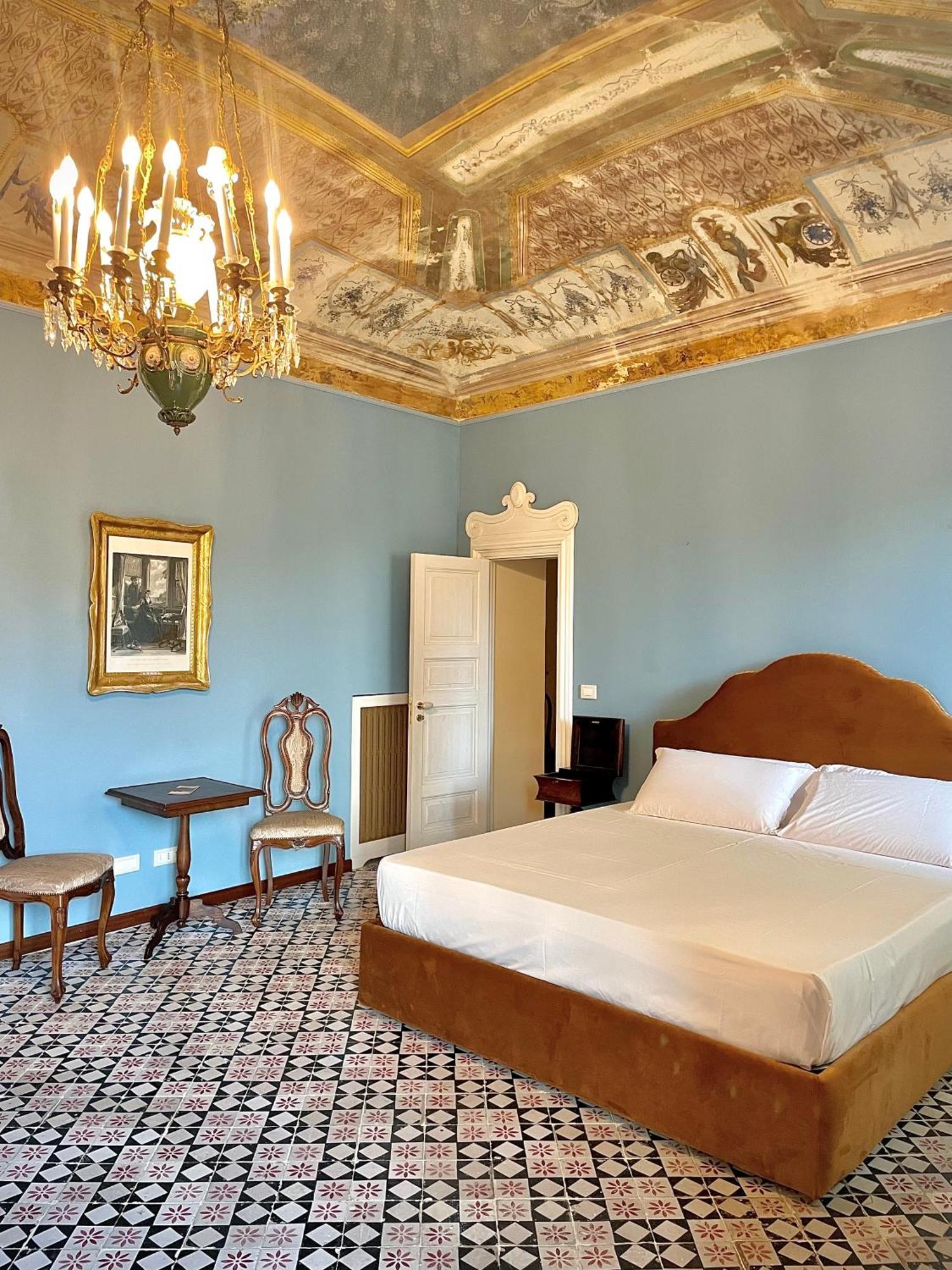 Dimora Del Duomo Hotel Ена Екстериор снимка