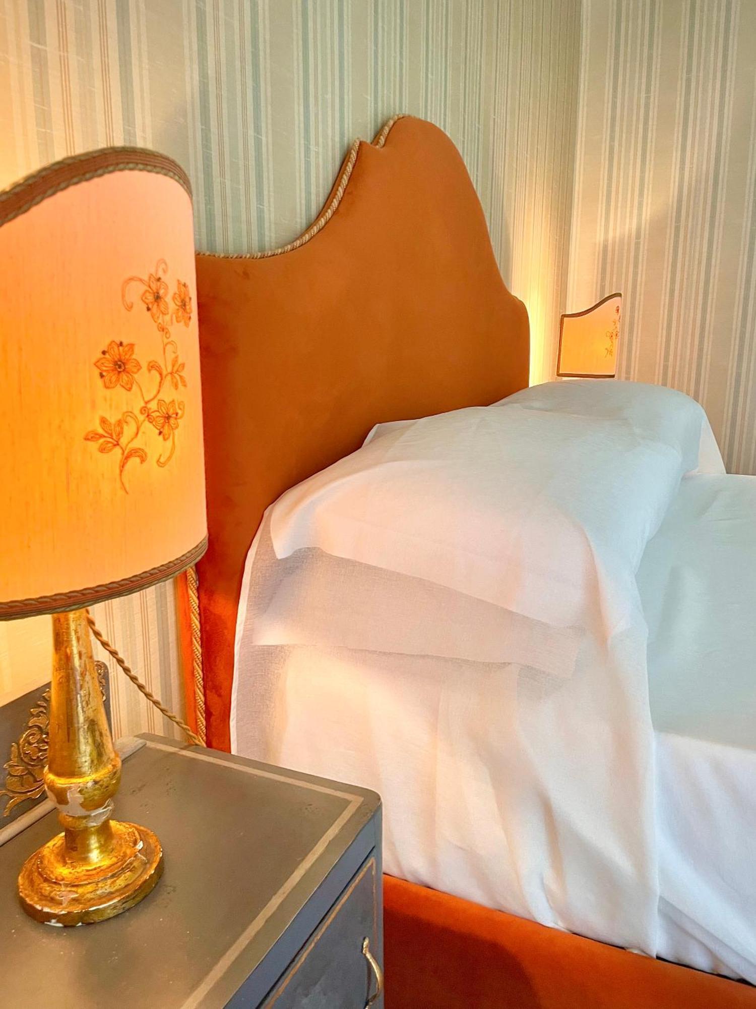 Dimora Del Duomo Hotel Ена Екстериор снимка