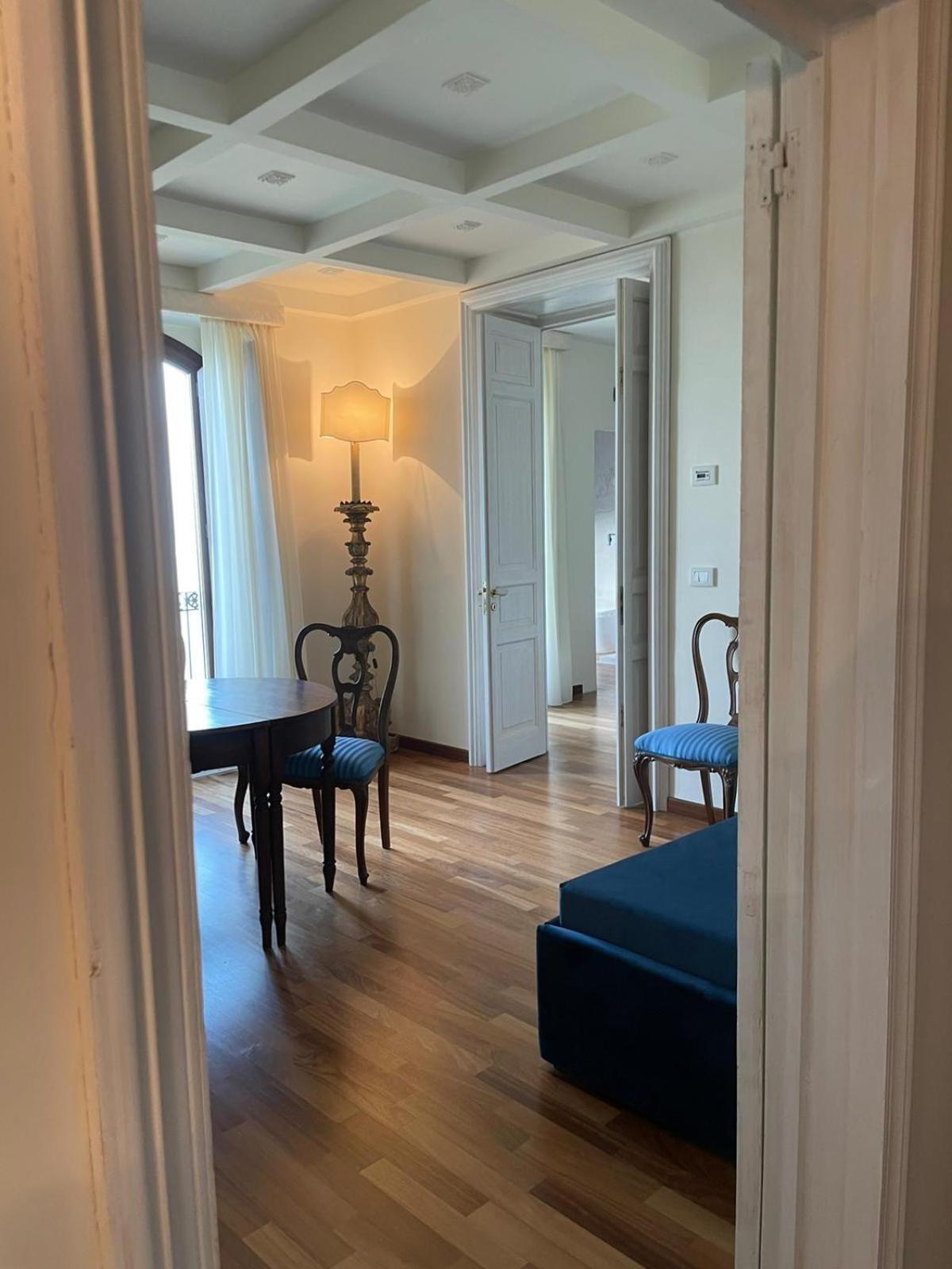 Dimora Del Duomo Hotel Ена Екстериор снимка